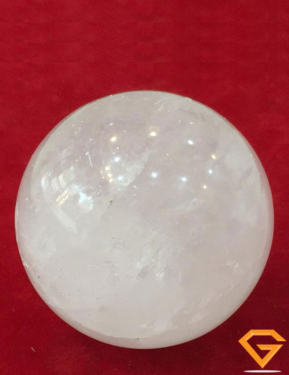Natural sphatik/ Crystal Ball 139.540 gm/46.50mm